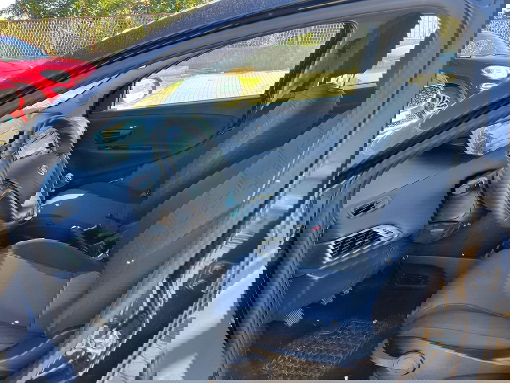 Lancia Ypsilon usata a Milano (11)