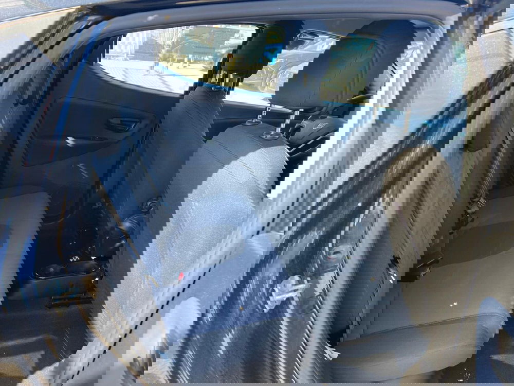 Lancia Ypsilon usata a Milano (14)