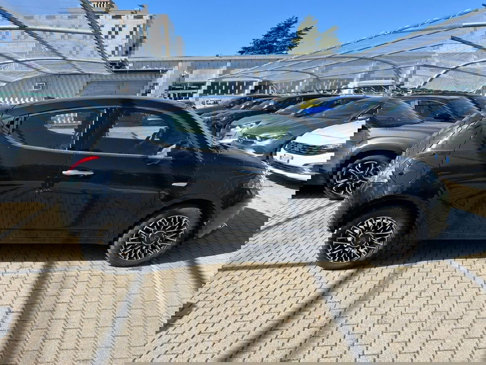 Lancia Ypsilon usata a Milano (4)