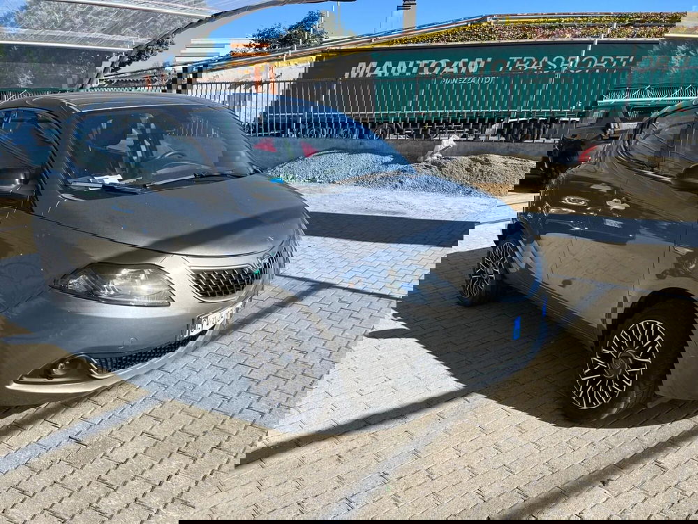 Lancia Ypsilon usata a Milano (3)