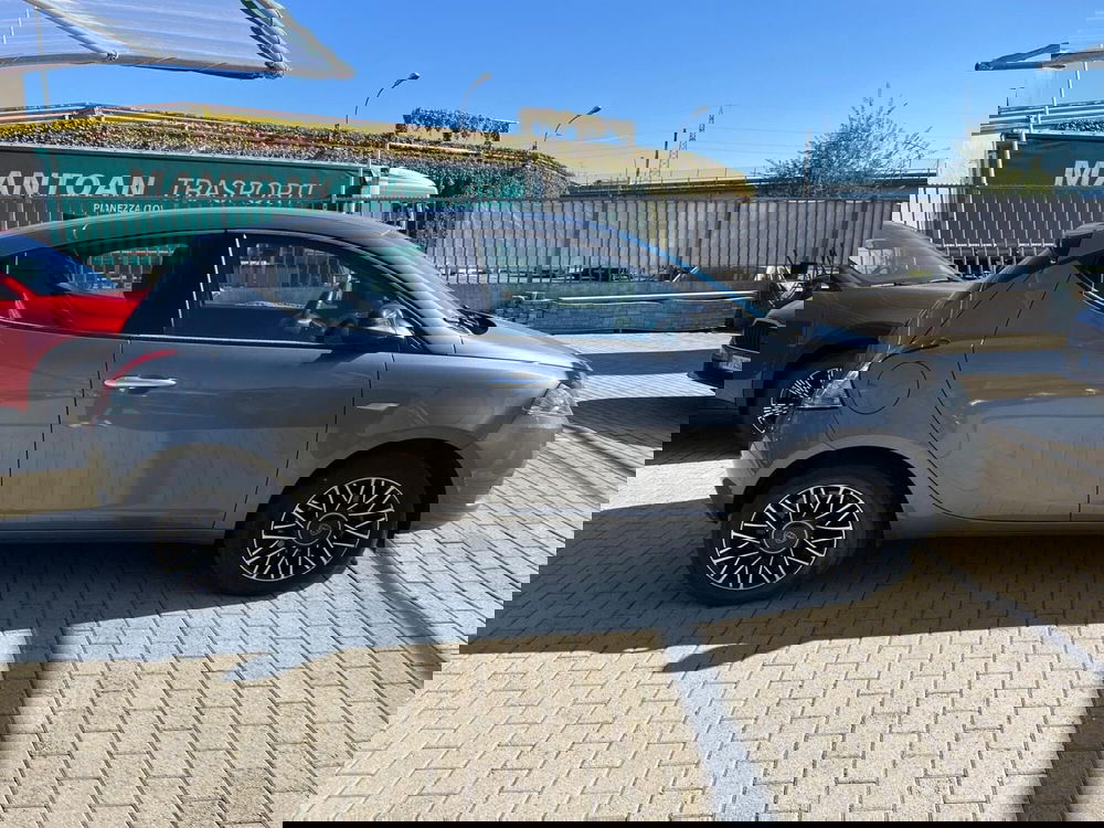 Lancia Ypsilon usata a Milano (4)