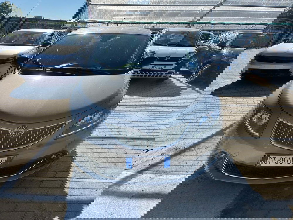 Lancia Ypsilon usata a Milano (2)