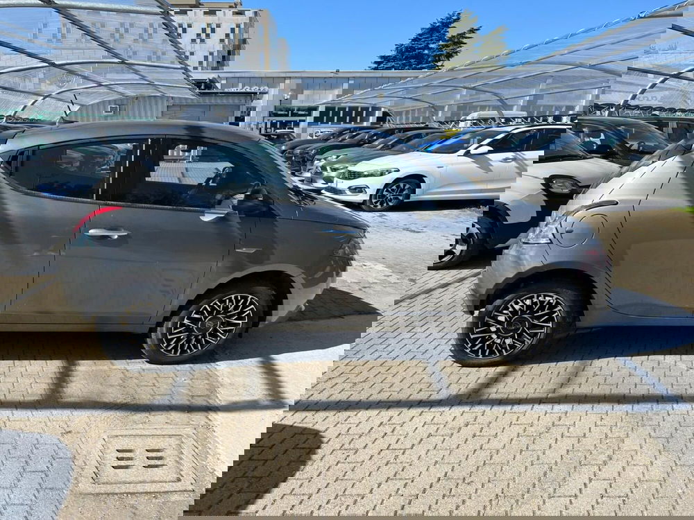 Lancia Ypsilon usata a Milano (4)