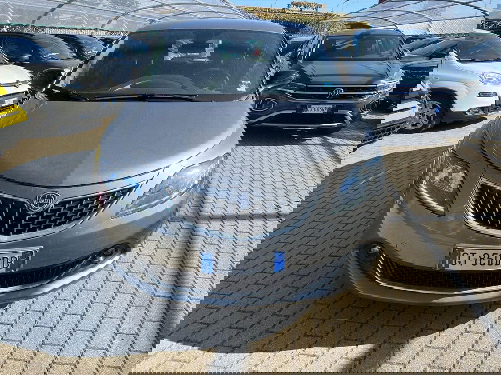 Lancia Ypsilon usata a Milano (2)