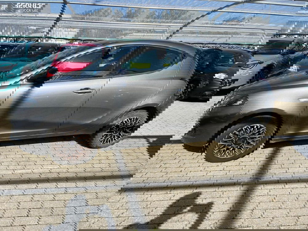 Lancia Ypsilon usata a Milano (5)