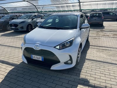 Toyota Yaris 1.0 5 porte Active del 2023 usata a Milano