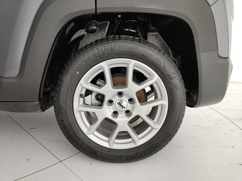 Jeep Renegade nuova a Caserta (11)
