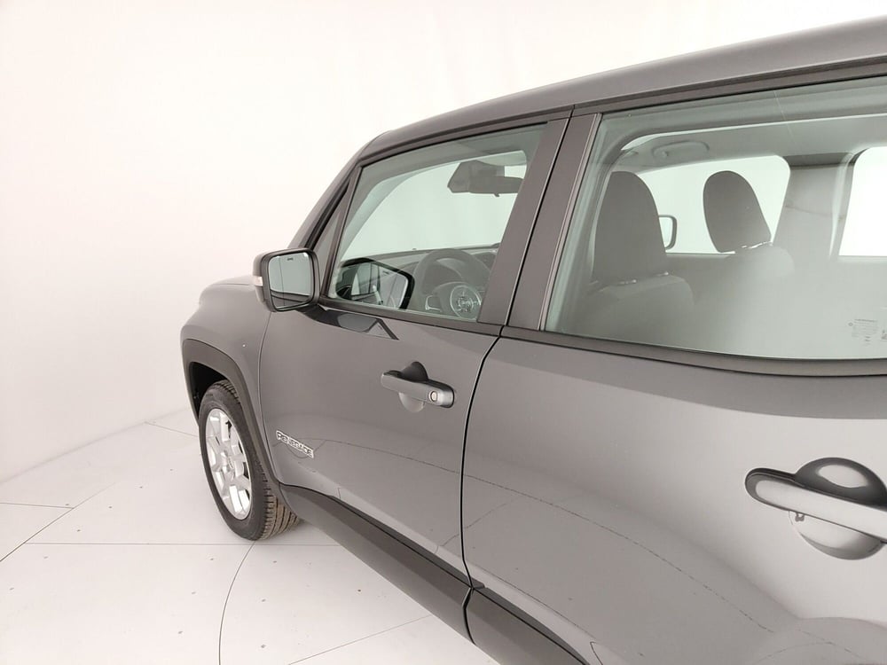 Jeep Renegade nuova a Caserta (12)