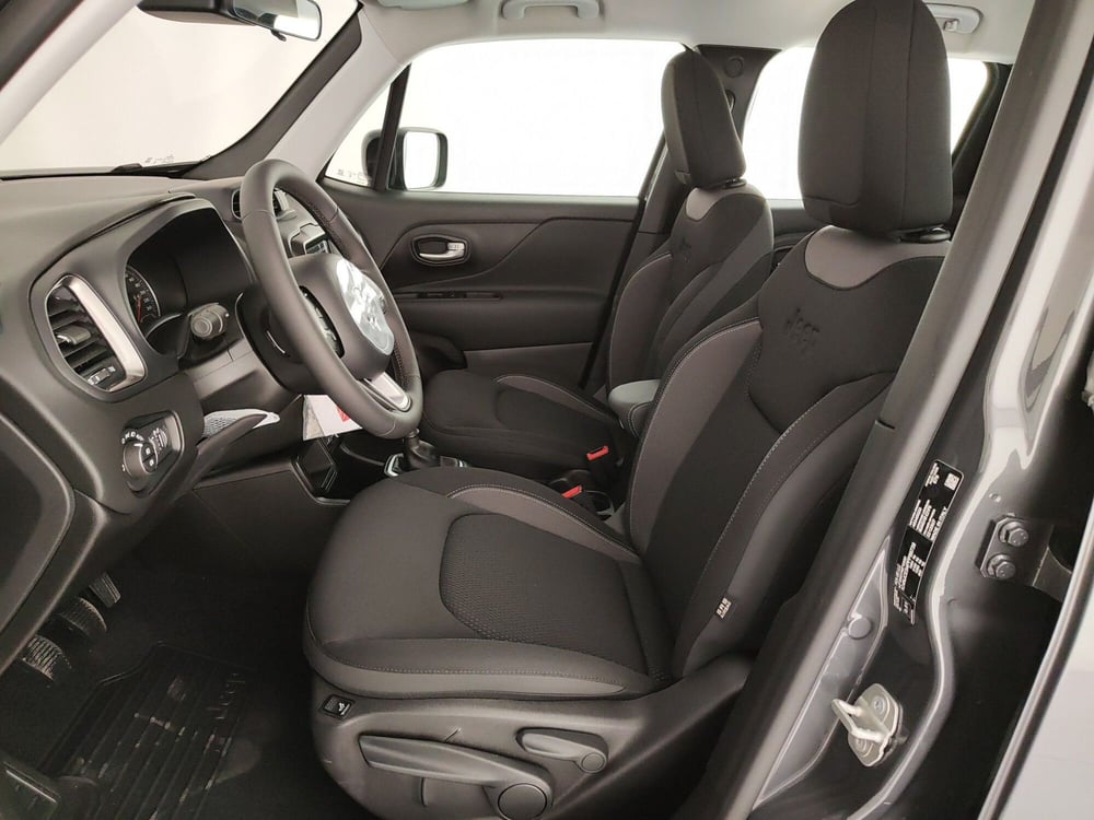 Jeep Renegade nuova a Caserta (16)