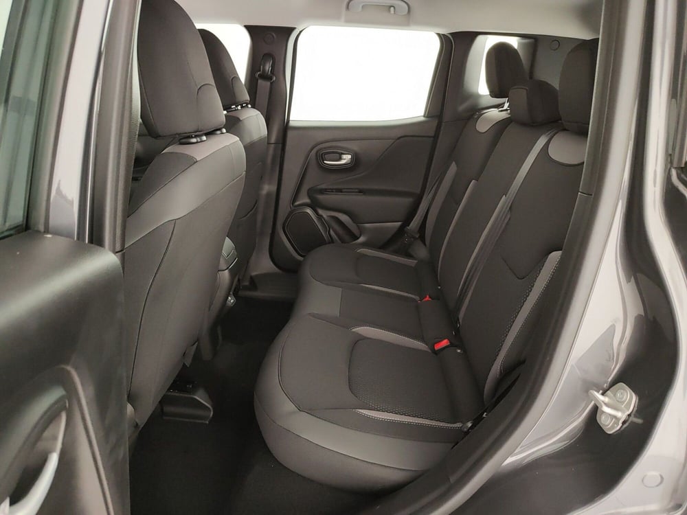 Jeep Renegade nuova a Caserta (18)