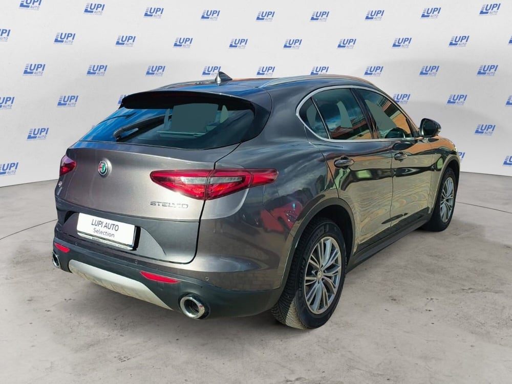 Alfa Romeo Stelvio usata a Prato (4)