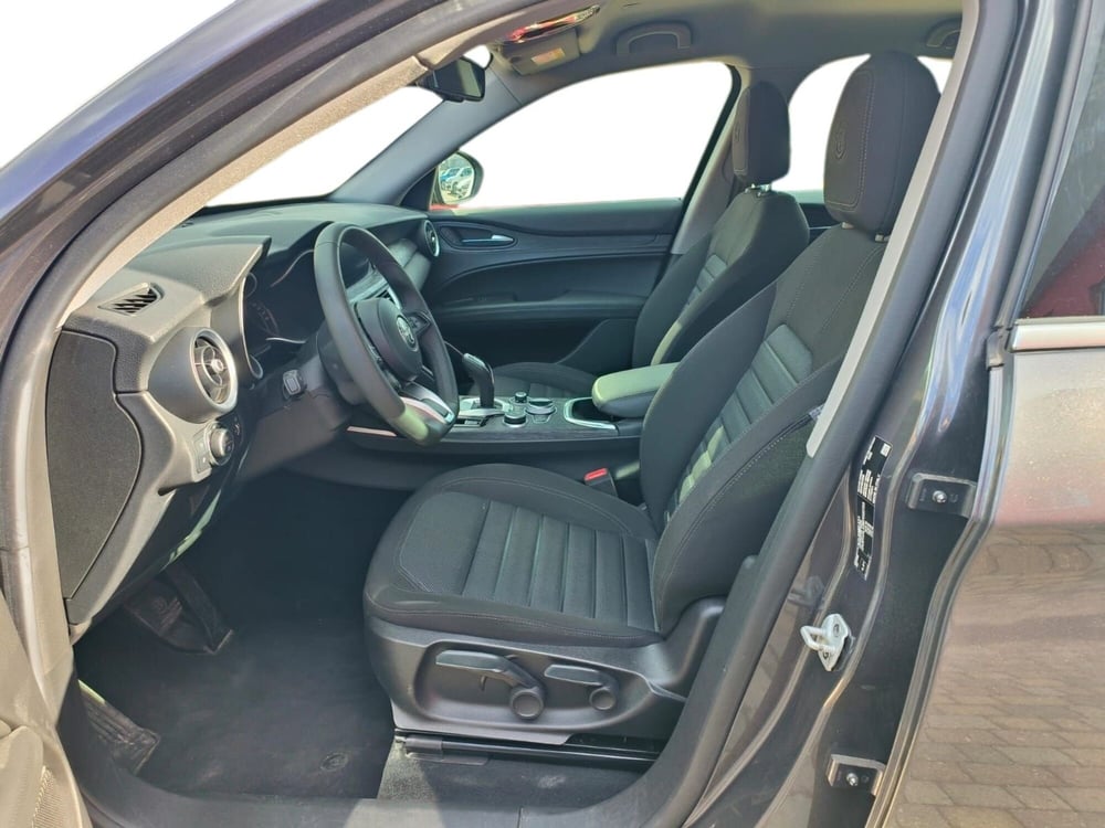 Alfa Romeo Stelvio usata a Prato (7)