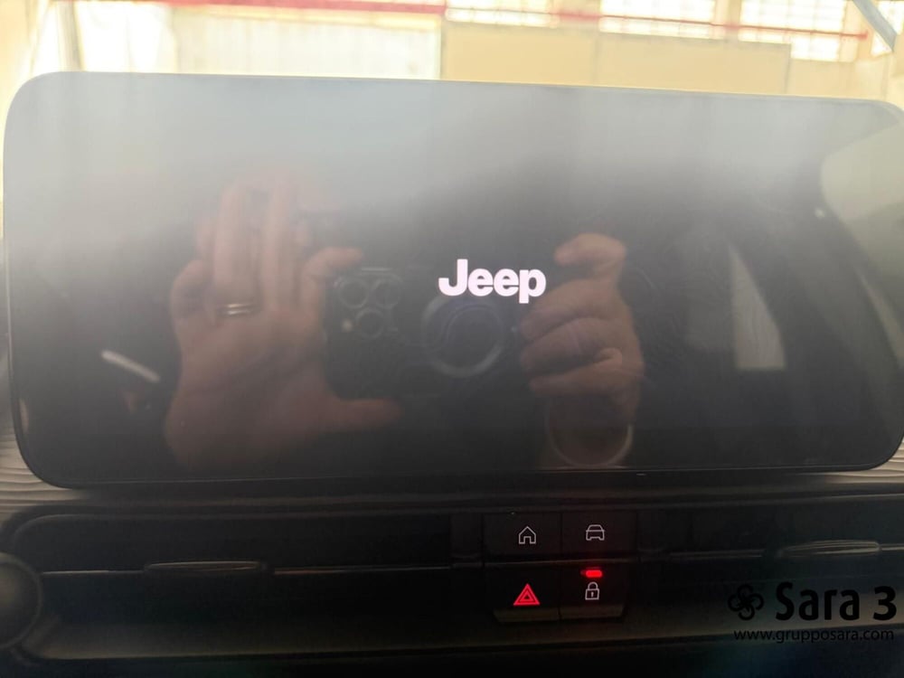Jeep Avenger nuova a Benevento (14)