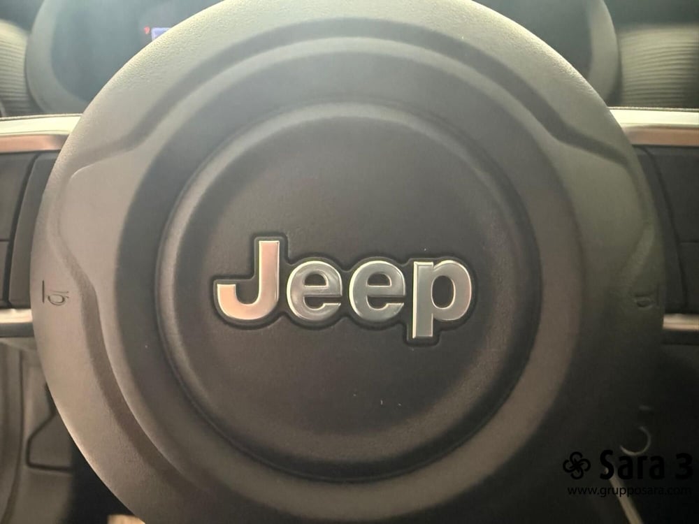 Jeep Avenger nuova a Benevento (17)
