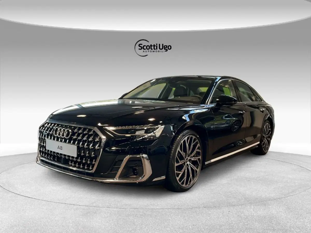 Audi A8 nuova a Livorno