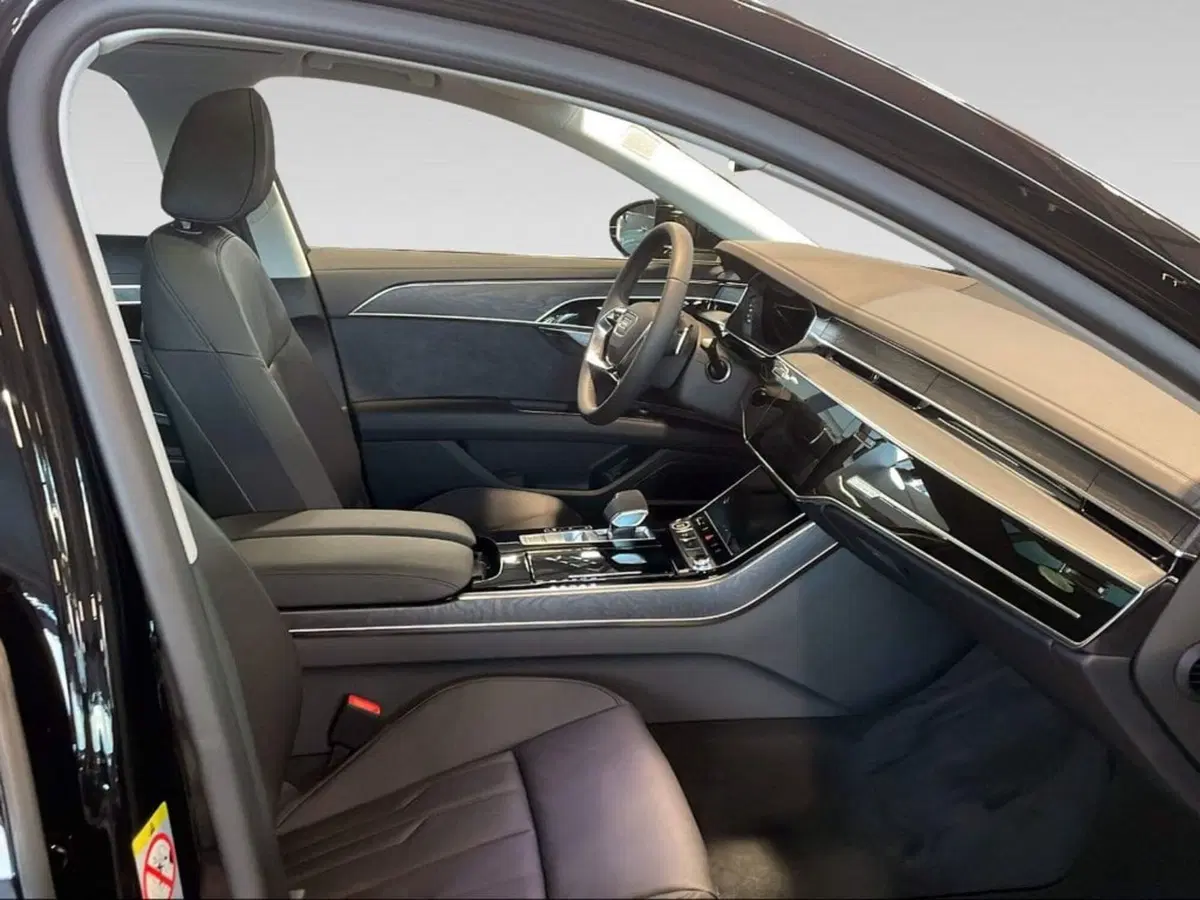 Audi A8 nuova a Livorno (10)
