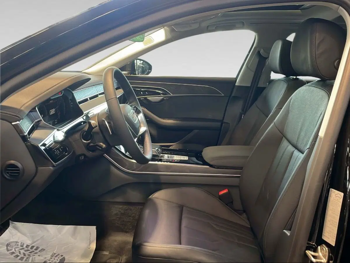Audi A8 nuova a Livorno (12)