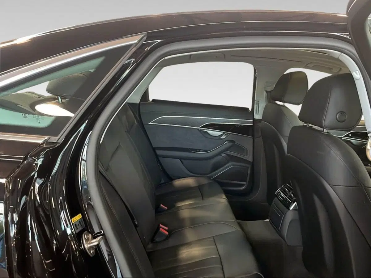 Audi A8 nuova a Livorno (13)