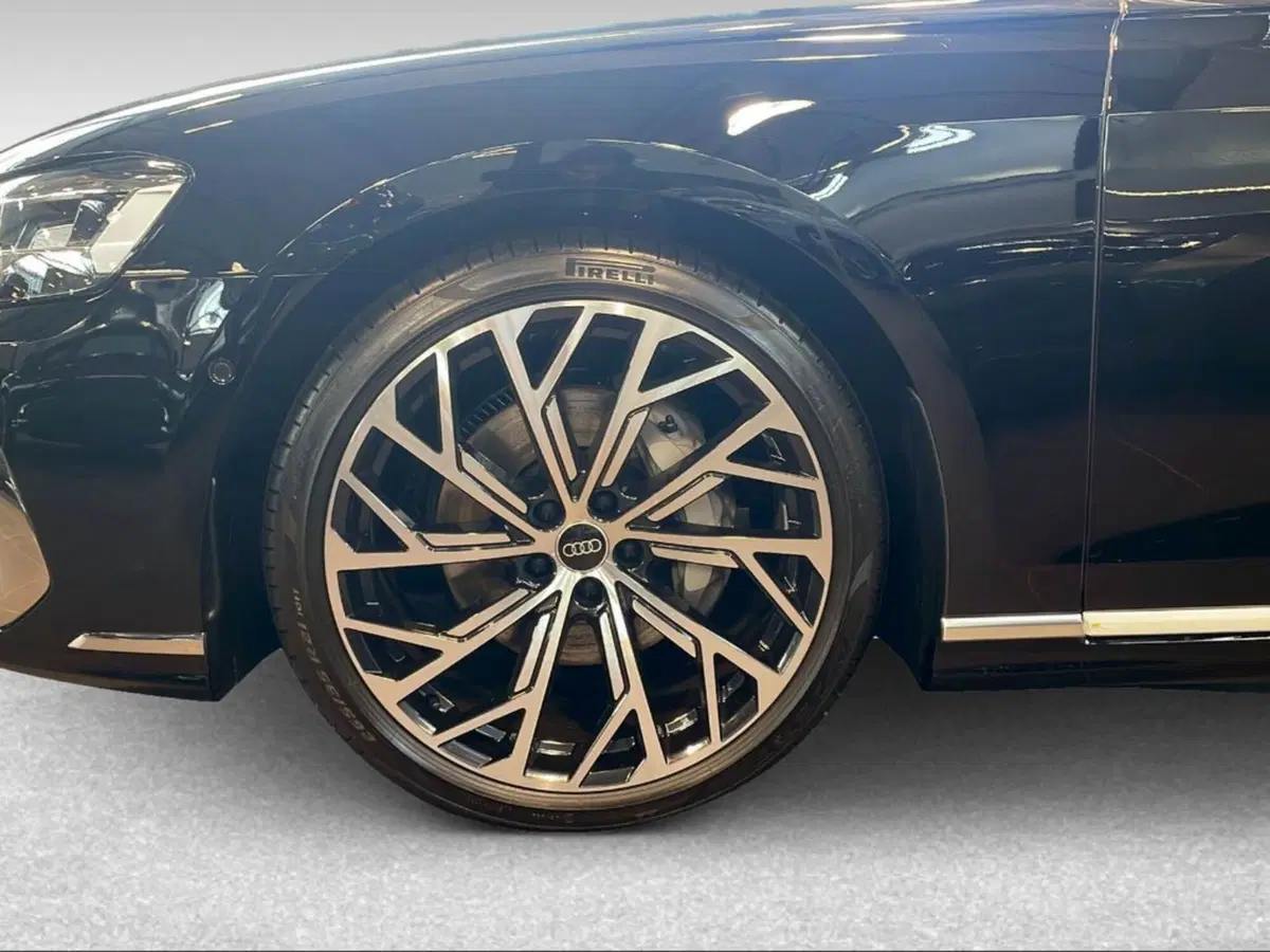 Audi A8 nuova a Livorno (6)