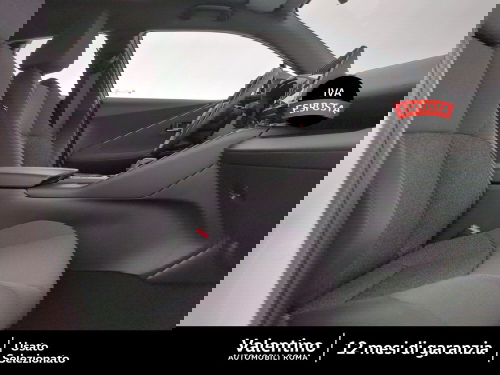 Toyota Toyota C-HR nuova a Roma (14)