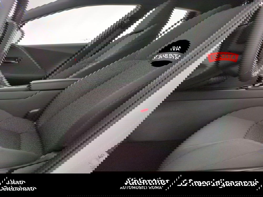 Toyota Toyota C-HR nuova a Roma (6)