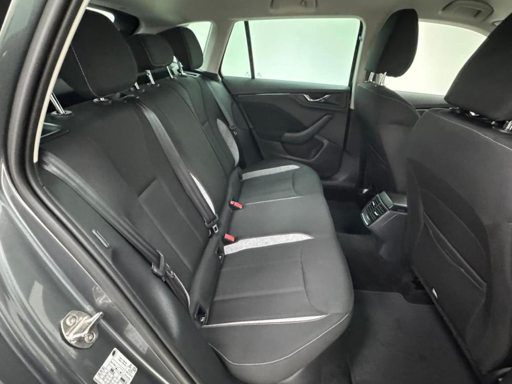 Skoda Kamiq usata a Como (5)