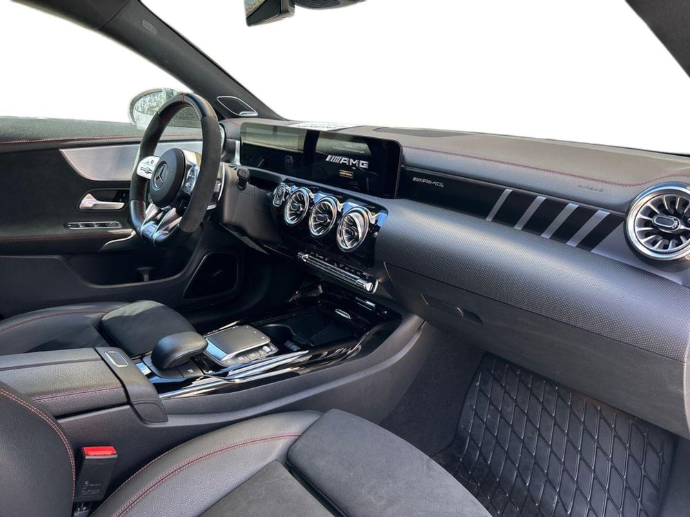 Mercedes-Benz CLA Shooting Brake usata a Bari (15)