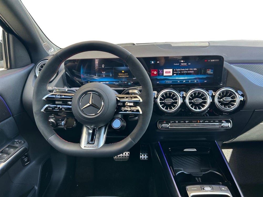 Mercedes-Benz GLA SUV usata a Bari (11)