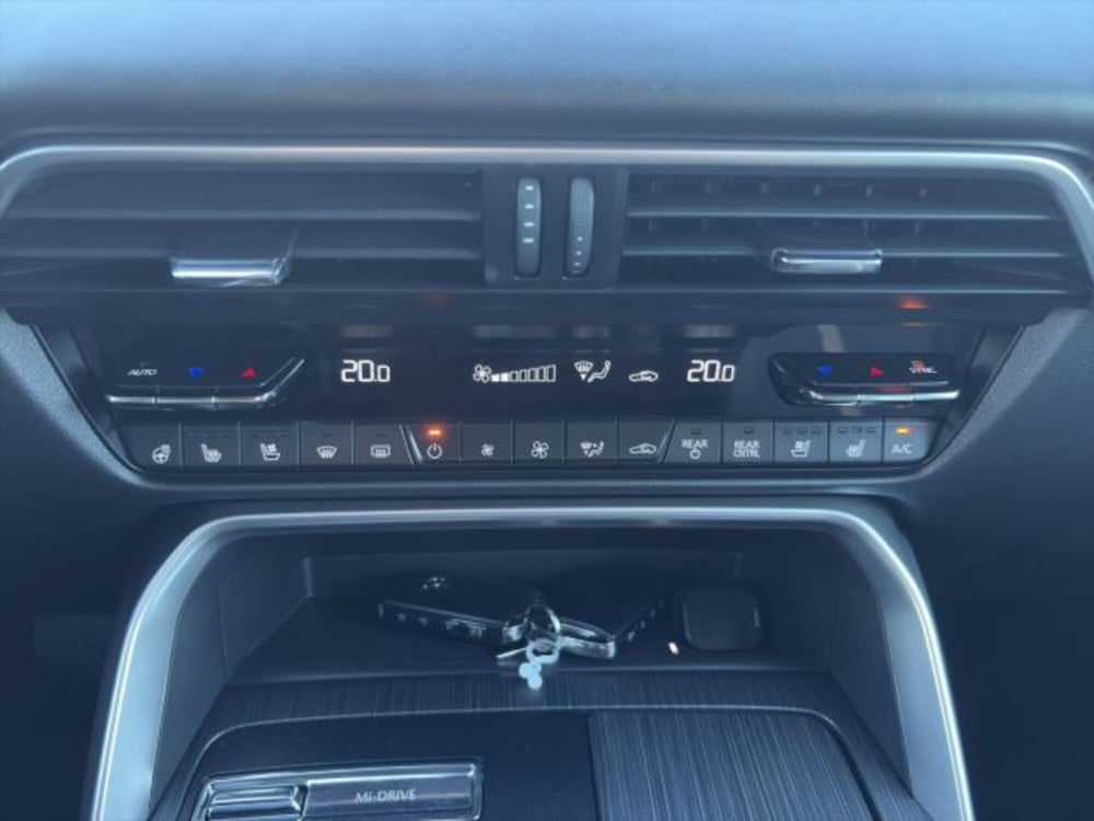 Mazda CX-80 nuova a Perugia (14)