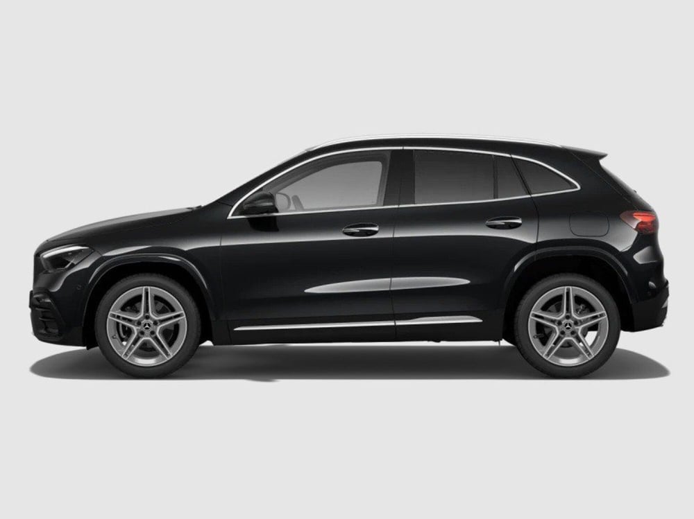 Mercedes-Benz GLA SUV nuova a Rimini (2)
