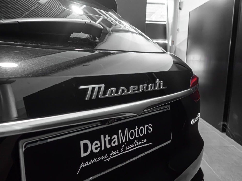 Maserati Grecale usata a Macerata (14)