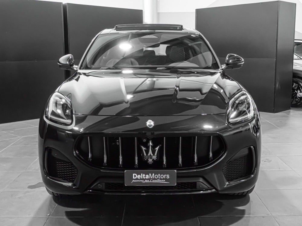 Maserati Grecale usata a Macerata (4)
