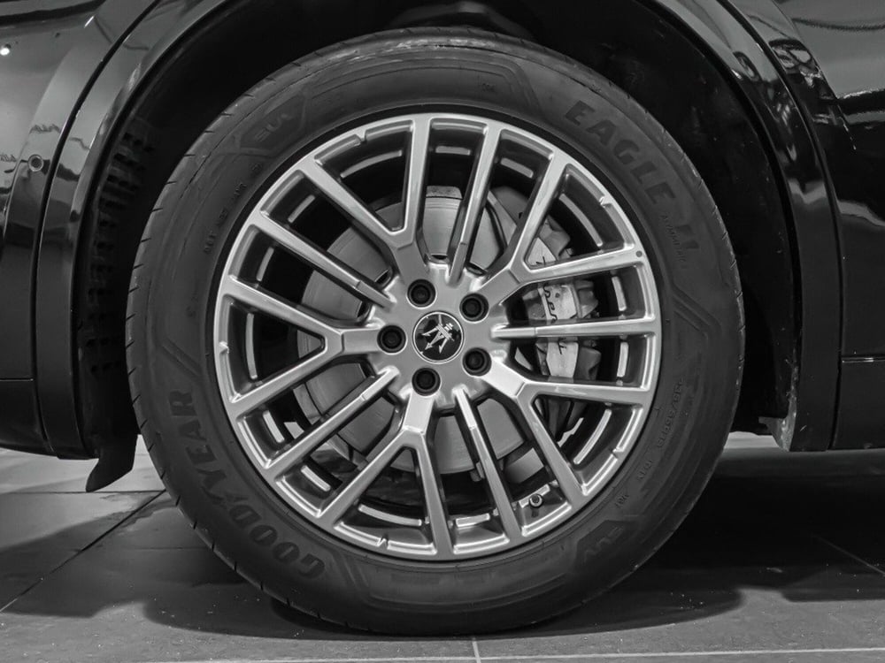 Maserati Grecale usata a Macerata (8)