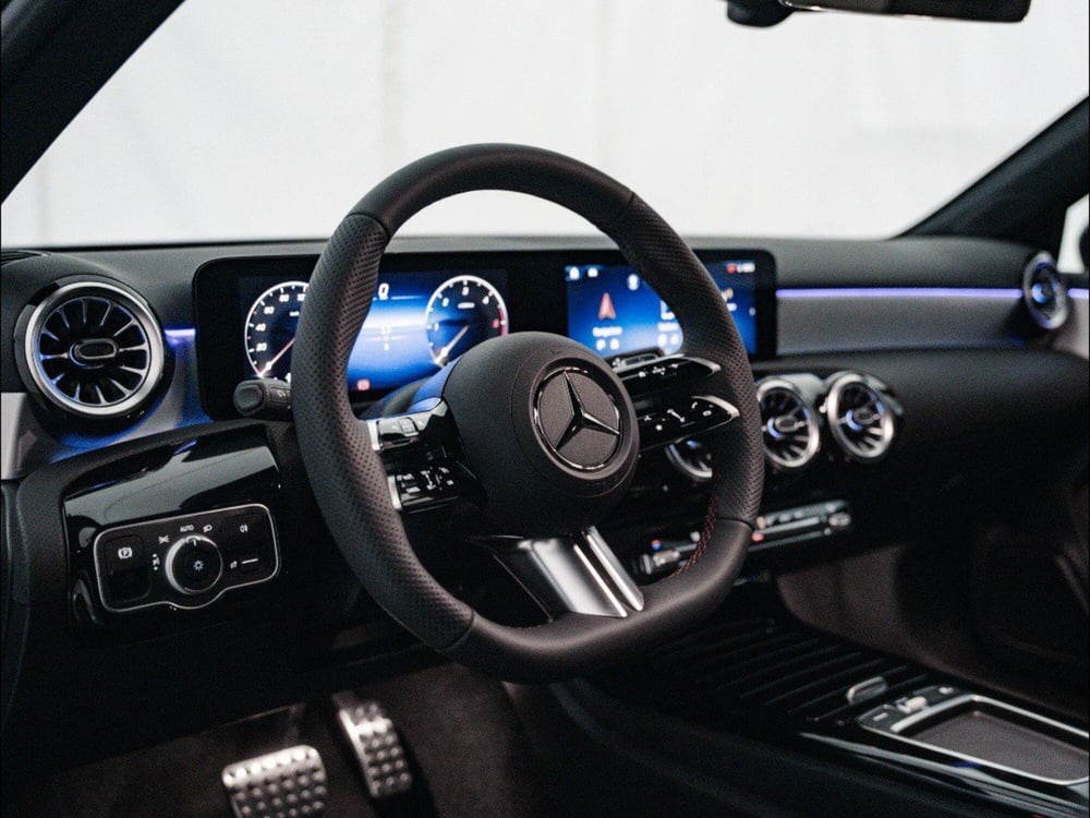 Mercedes-Benz Classe A Sedan nuova a Macerata (13)