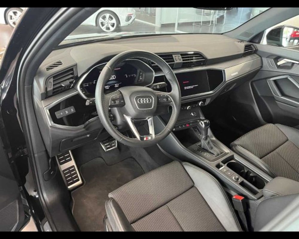 Audi Q3 Sportback usata a Bologna (8)