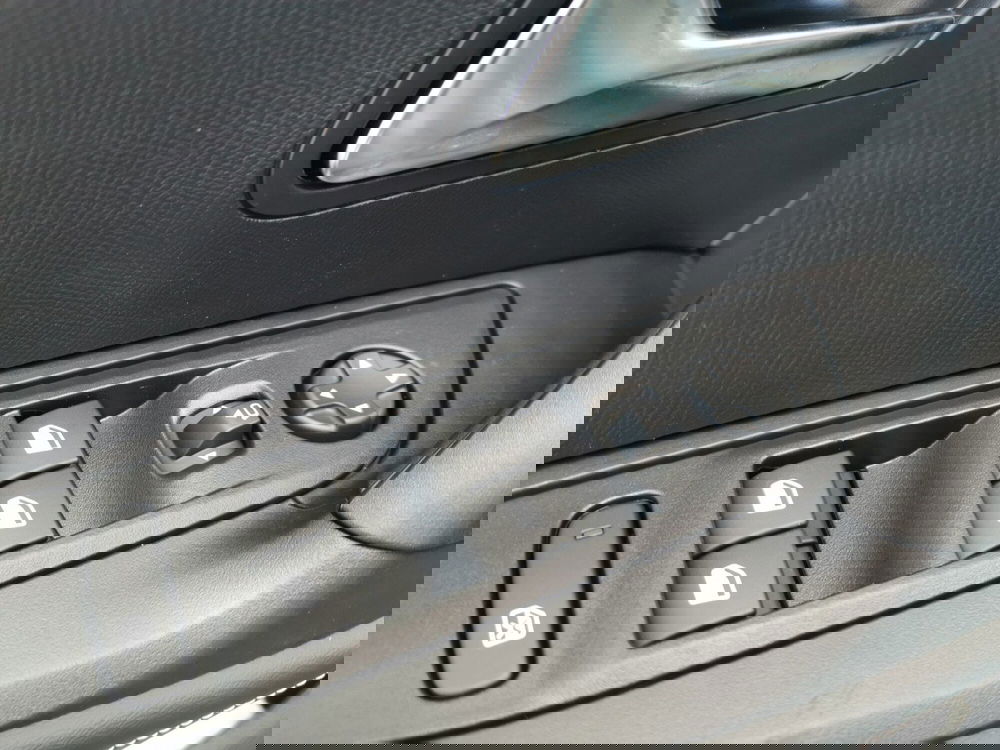 Peugeot 2008 nuova a Taranto (18)