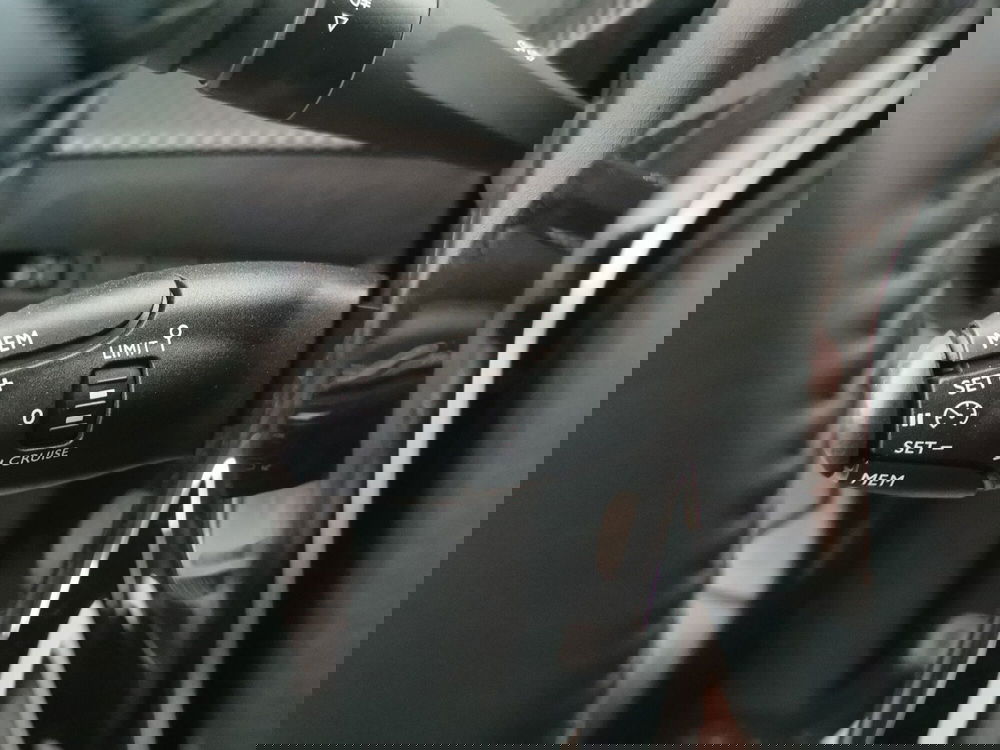 Peugeot 2008 nuova a Taranto (17)