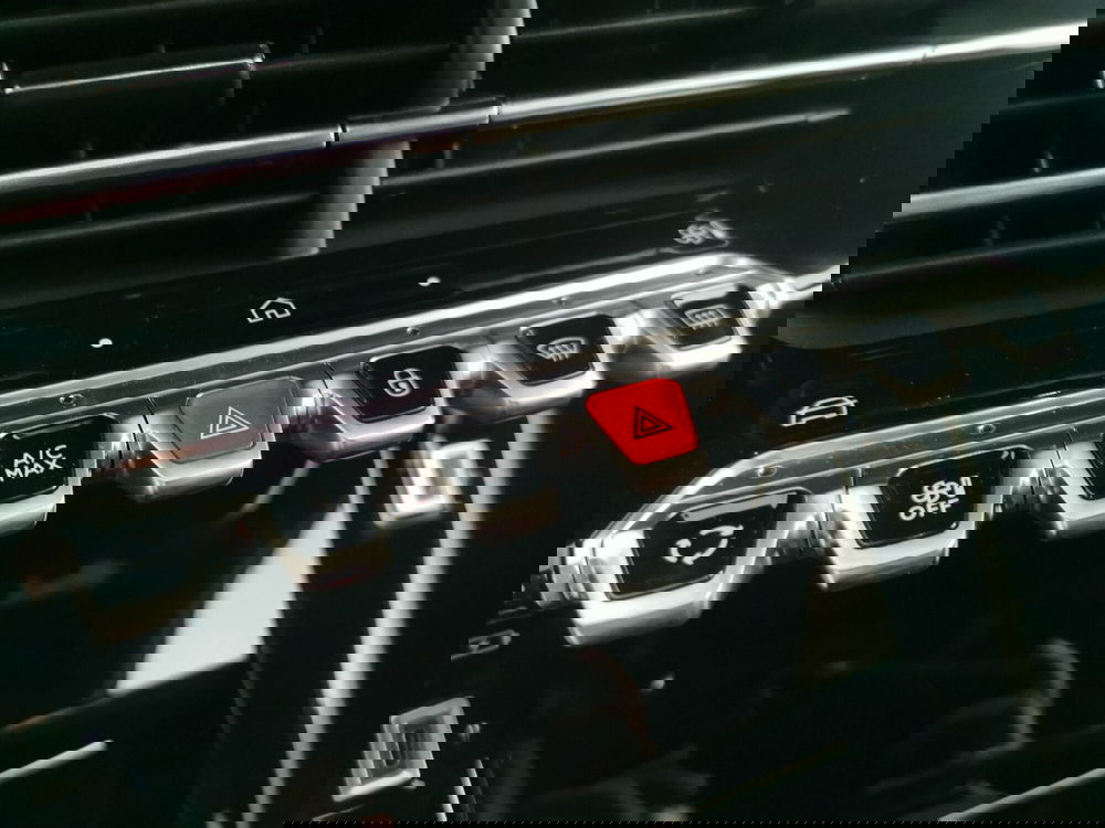 Peugeot 2008 nuova a Taranto (12)