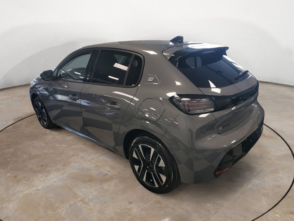 Peugeot 208 nuova a Taranto (5)