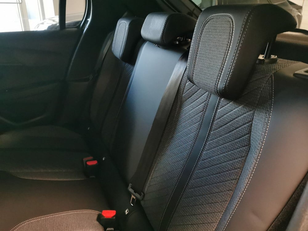 Peugeot 208 nuova a Taranto (8)