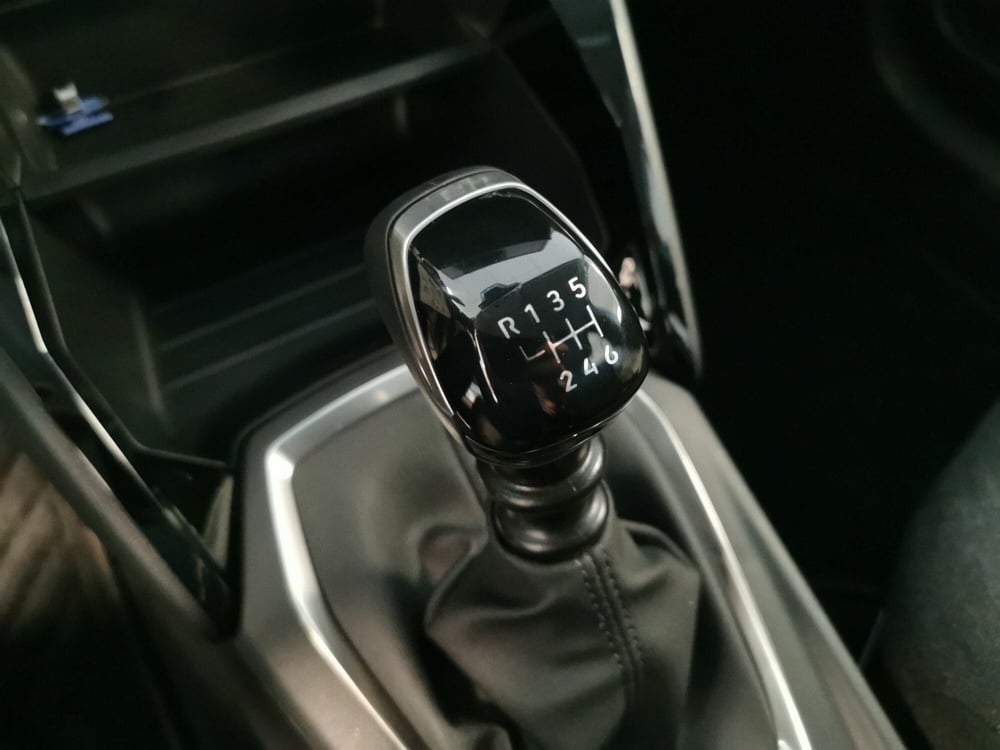 Peugeot 208 nuova a Taranto (9)