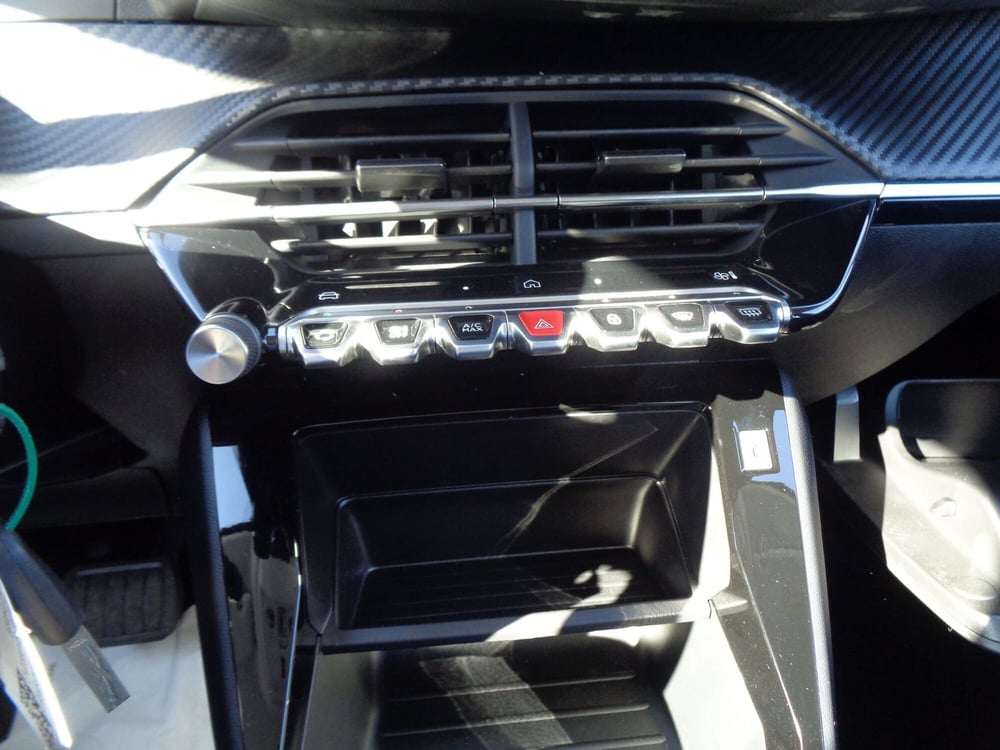 Peugeot 208 nuova a Treviso (14)