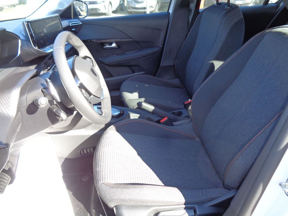 Peugeot 208 nuova a Treviso (8)