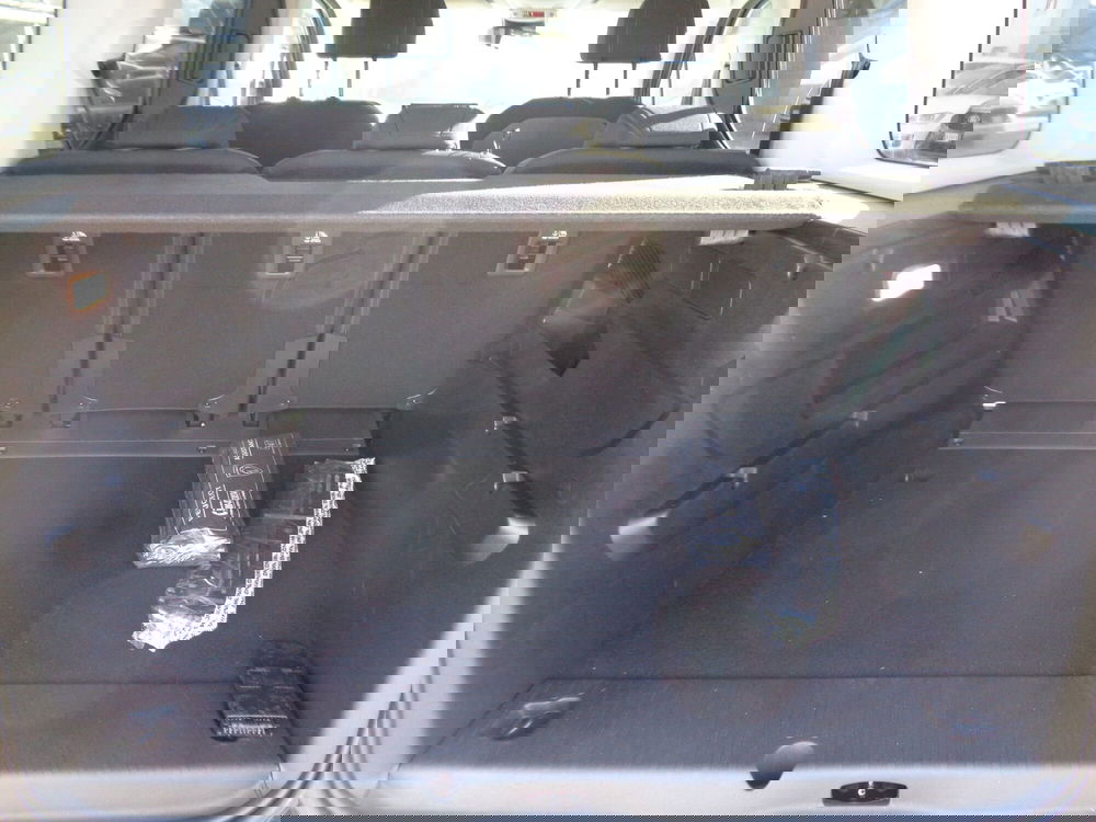 Peugeot Rifter nuova a Treviso (17)