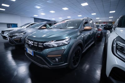 Dacia Jogger 1.6 hybrid Extreme 140cv 7p.ti del 2023 usata a Torino