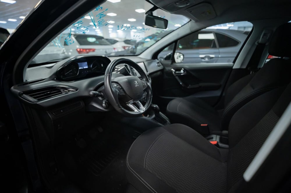 Peugeot 208 usata a Torino (6)