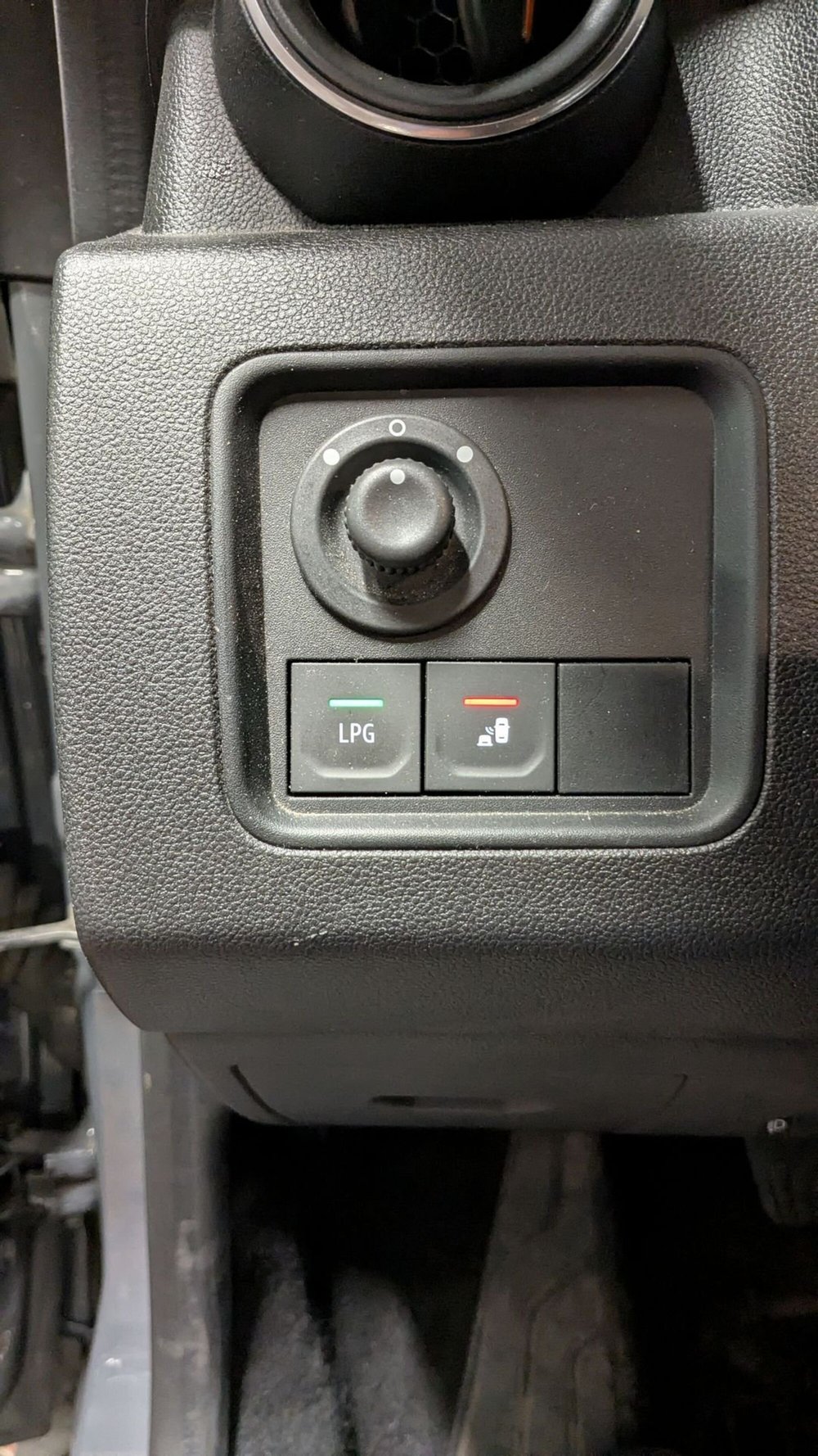 Dacia Duster usata a Milano (10)