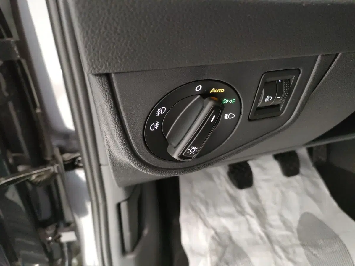 Volkswagen Taigo nuova a Bologna (10)
