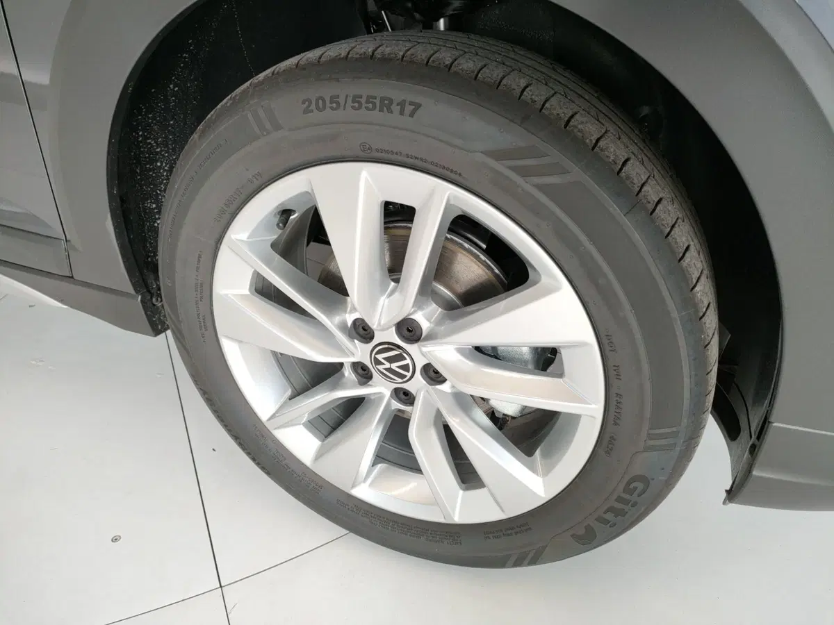 Volkswagen Taigo nuova a Bologna (7)