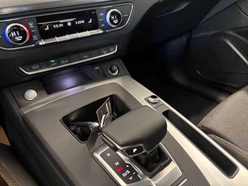 Audi Q5 Sportback nuova a Pistoia (9)